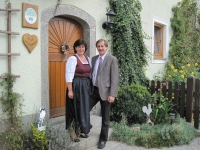 Bäuerin Elfriede und Bauer Franz Bäuerin Elfriede und Bauer Franz
