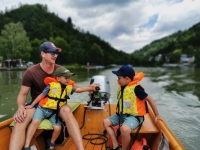 Boot fahren auf der Donau